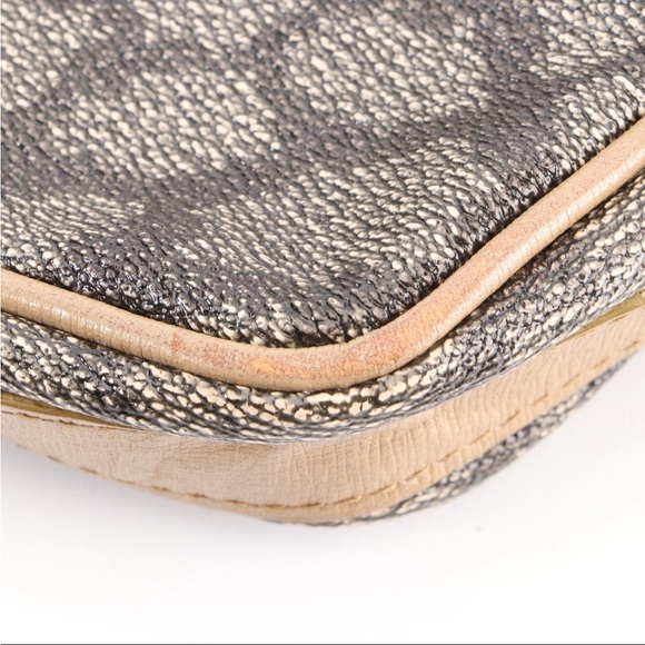 YSL zip tote bag and pouch in giraffe print coated canvas /leather. - Picture 9 of 11